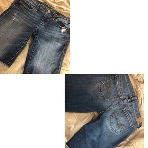 American Eagle Capris.